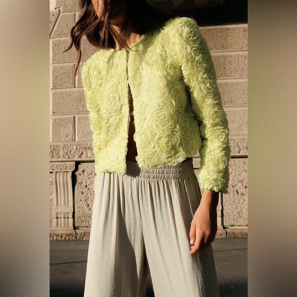 Zara JACKET WITH TEXTURED FLOWER DETAIL Size Extra Large XL - Picture 7 of 16